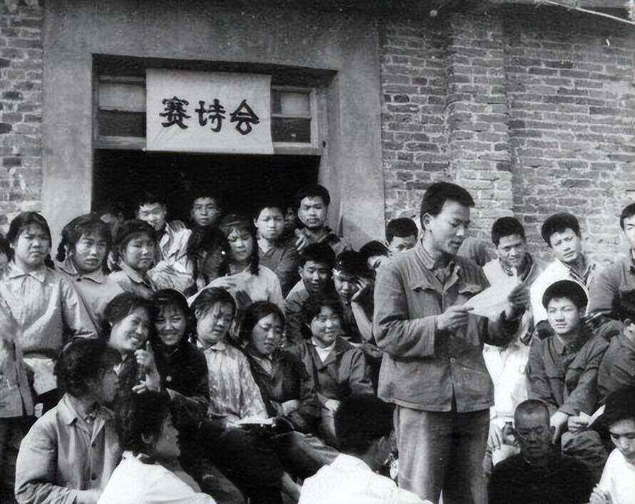 真理主帅紧急开会，球队状态不佳军心涣散