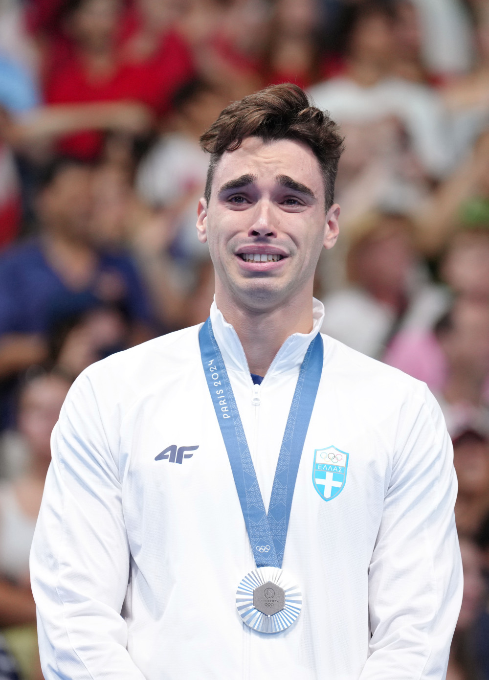 英国威廉希尔-英国游泳选手再夺冠军，庆祝胜利