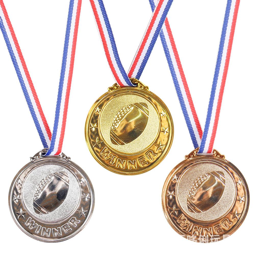 冠军奖杯悬于尘封，众队伍同心拼搏