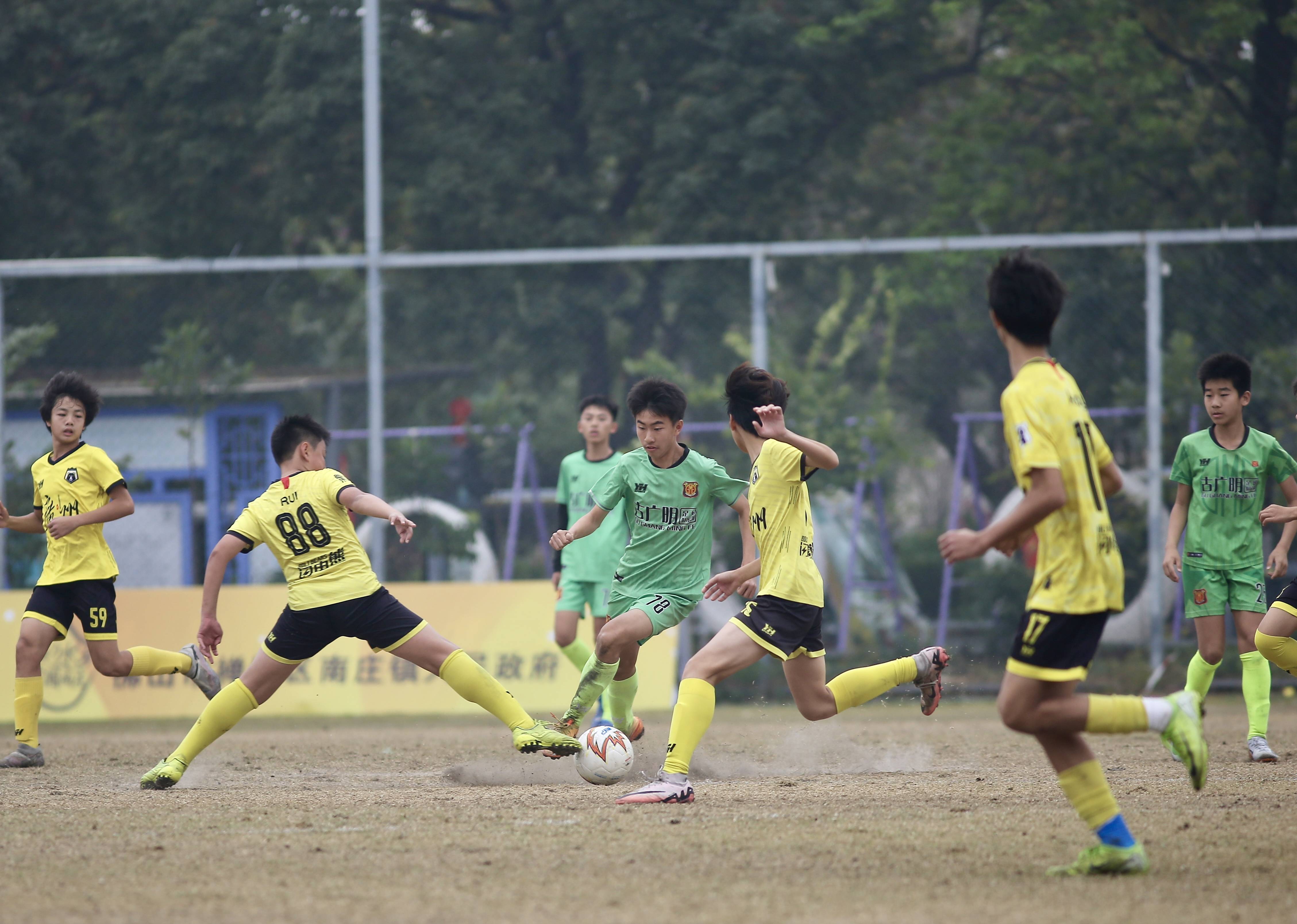 国际足球盛宴，女性运动员挑战极限，圆满收官！