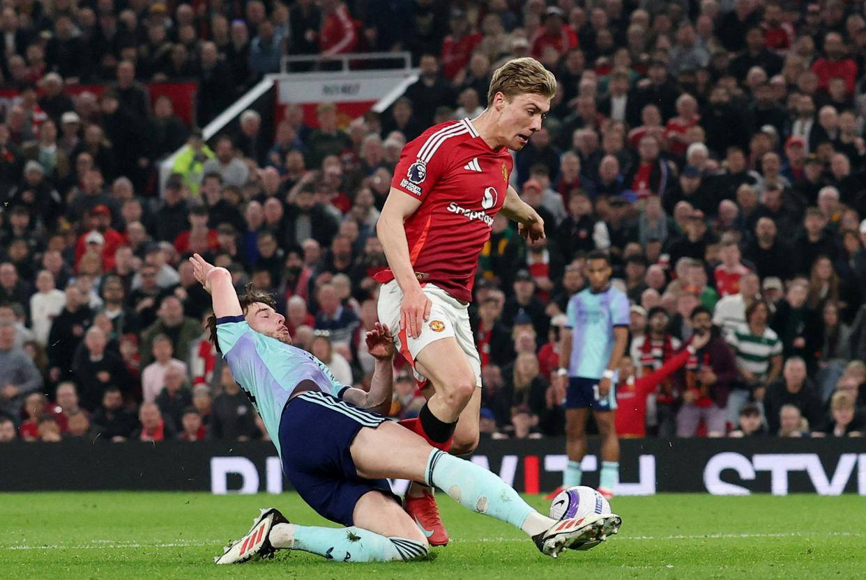 阿森纳前锋连续破门，领头羊位置稳固