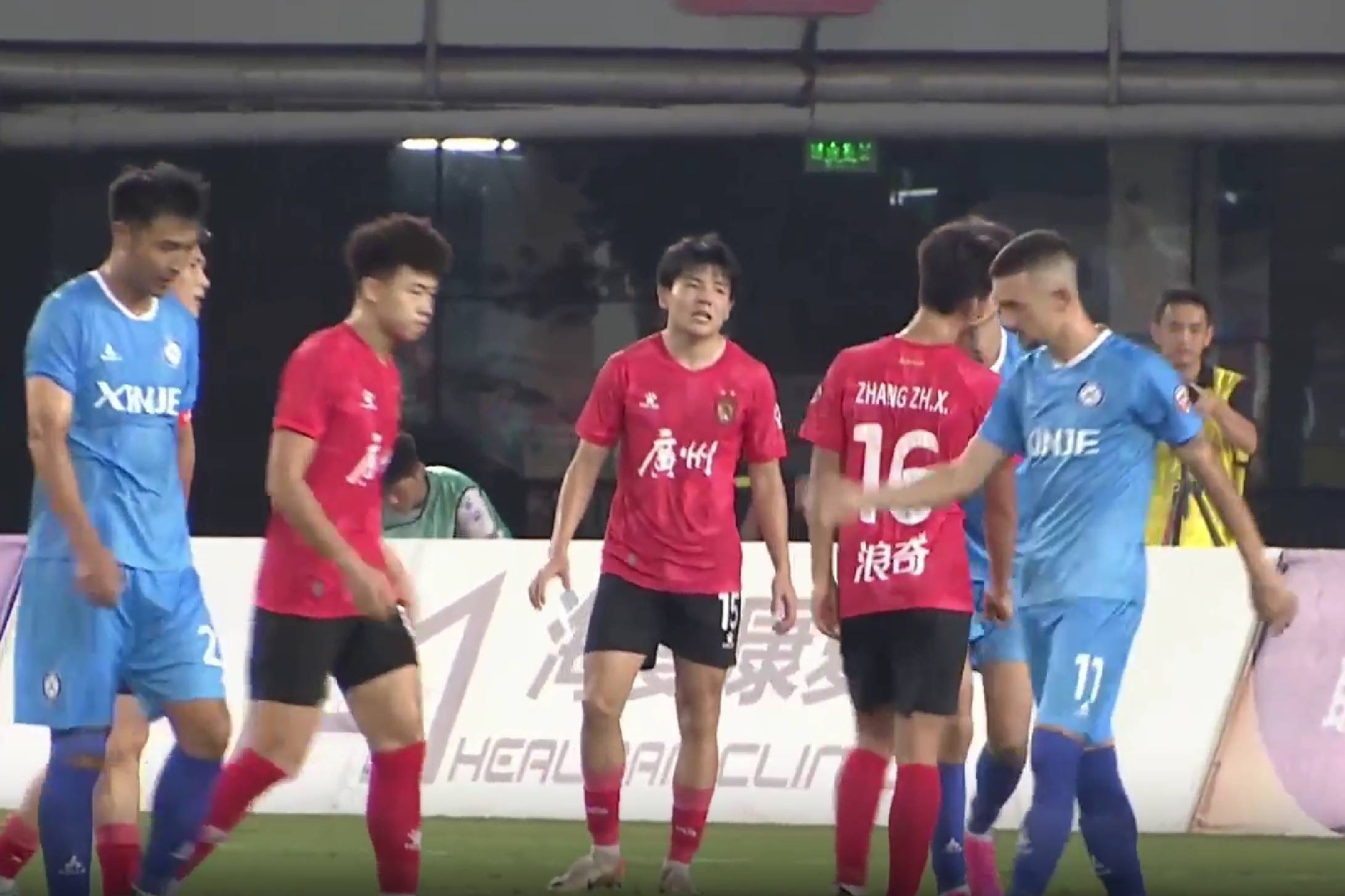 河北华夏幸福主场击败广州恒大，豪取连胜