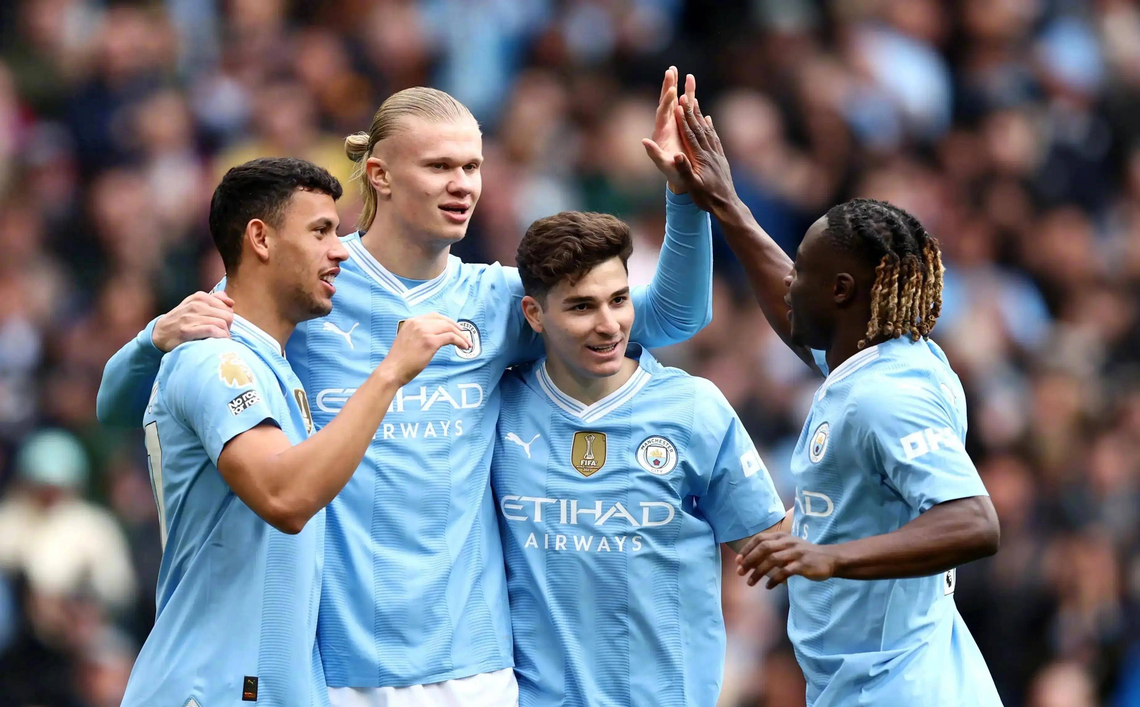 曼城客场击败对手，稳坐英超积分榜首位