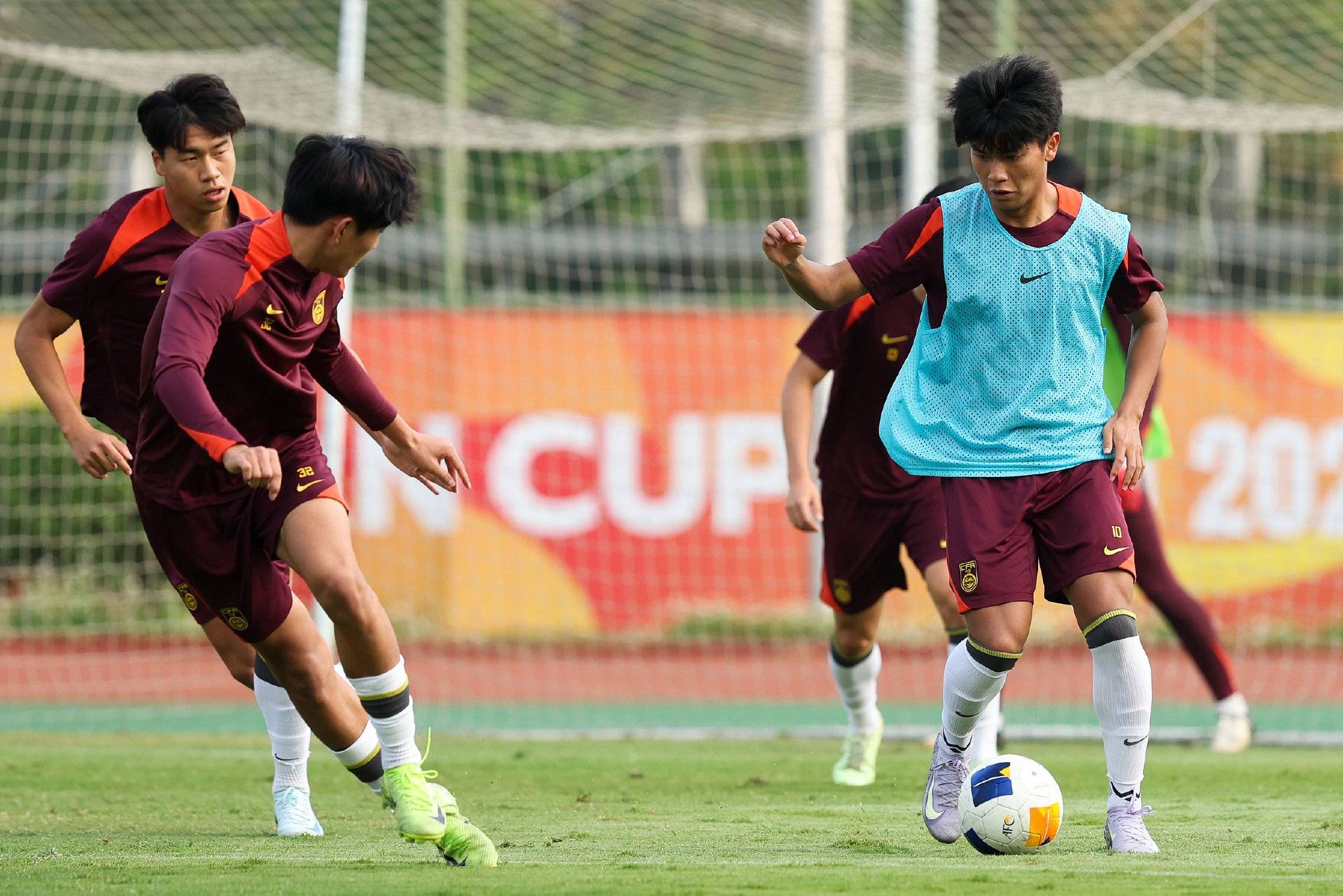 怒放少年足球冠军大赛即将开战，十力争锋芒