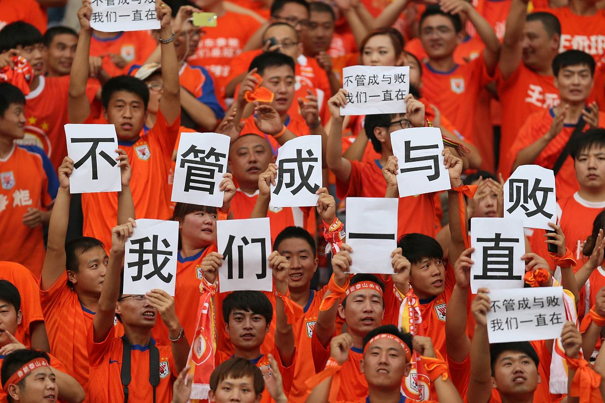 球队实力逐渐突显,团队合作配合无懈可击 球队实力逐渐突显,团队合作配合无懈可击