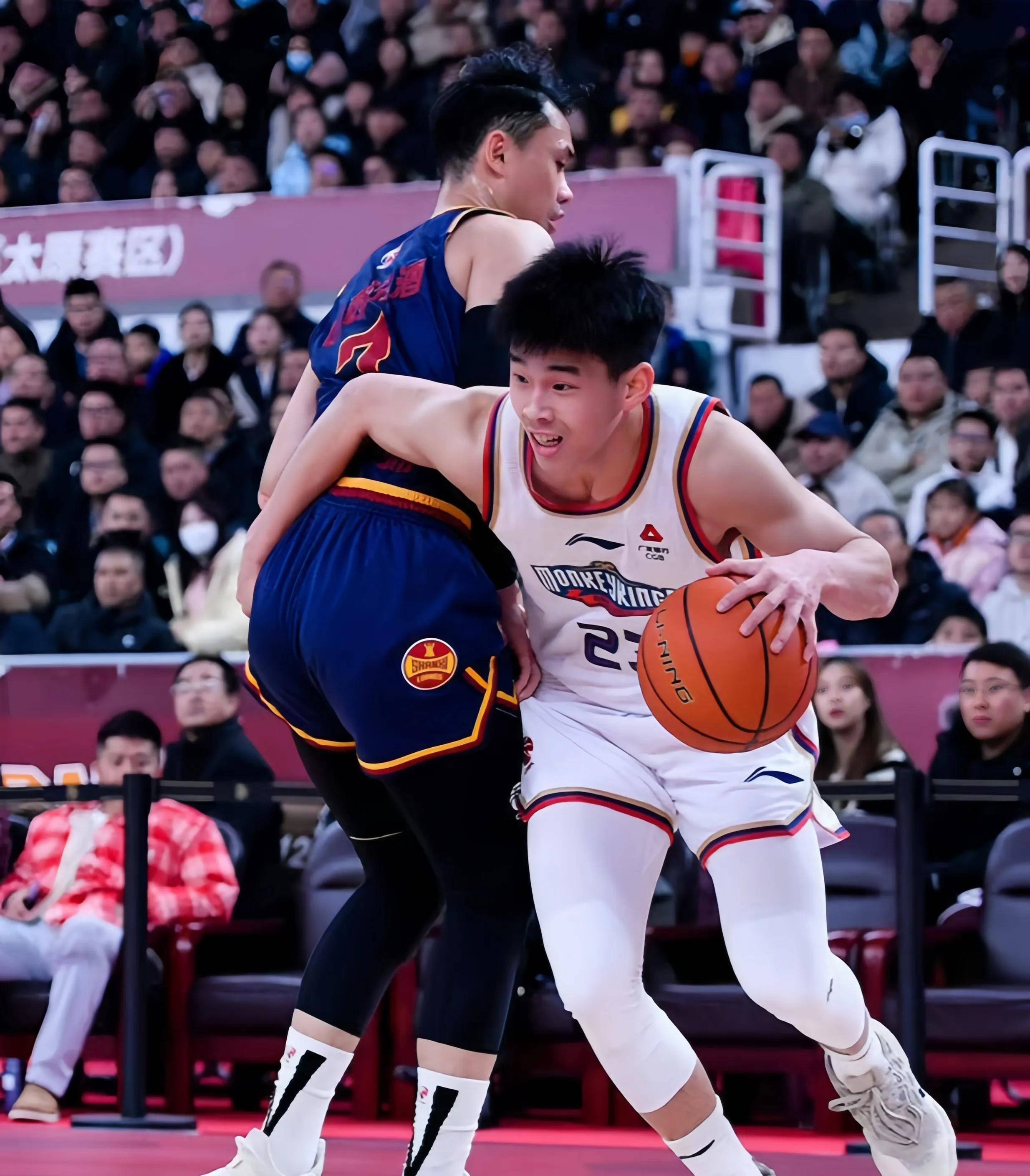 新疆男篮大胜广州队，晋级决赛