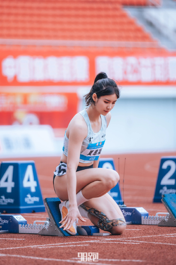 飒爽英姿！中国选手浑身是胆冲刺终点