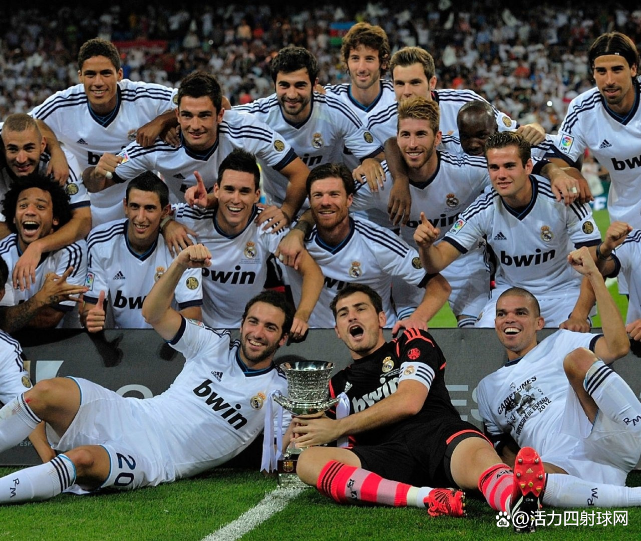 华丽足球盛宴惊艳亮相，球队实力对决