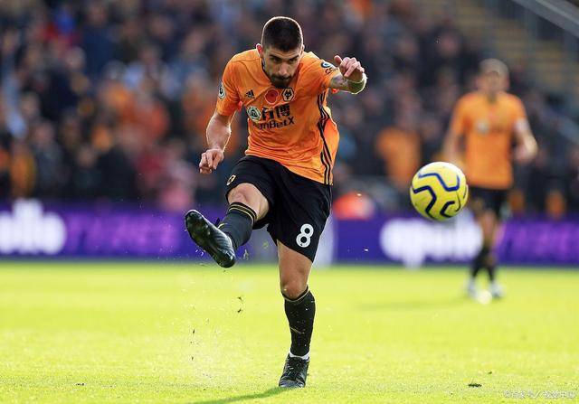 富勒姆惨败狼队，遭遇季后降级的压力