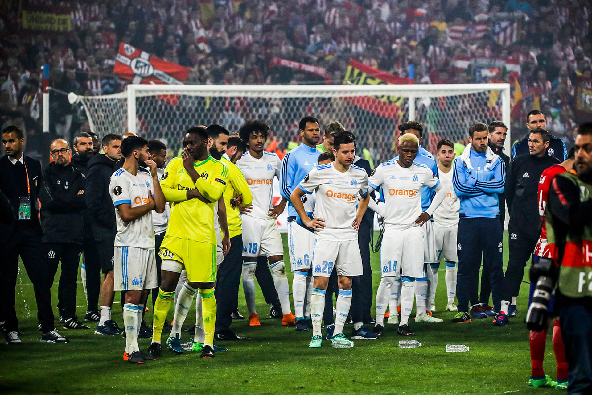 热刺队在比赛场上充满斗志！