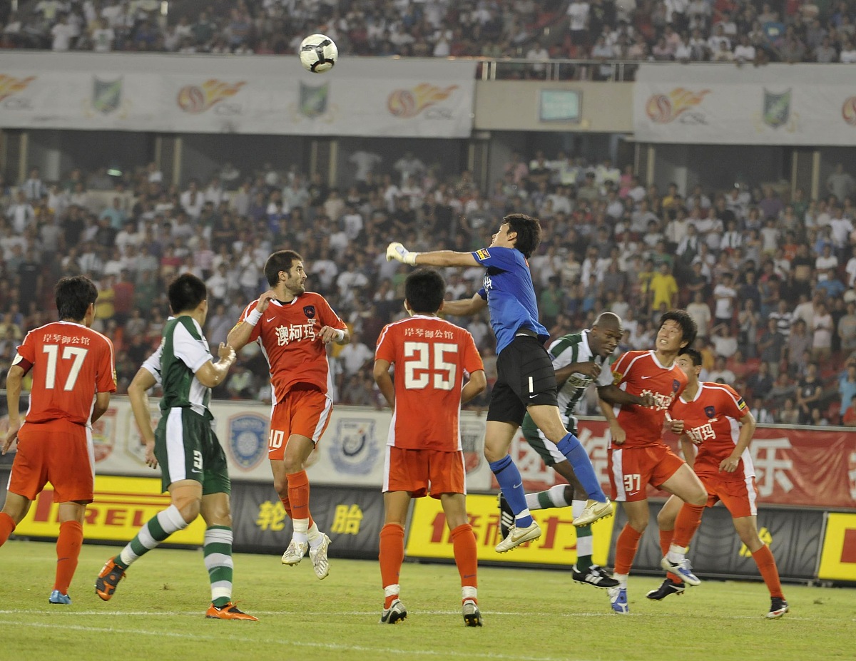 一支球队在比赛中获得了惊人的胜利