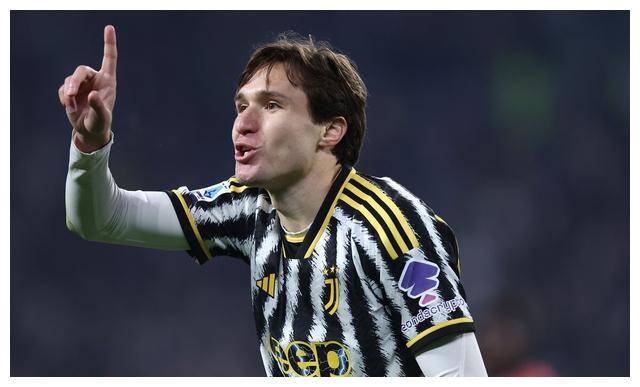 尤文图斯边锋过人效果不佳，进攻受阻