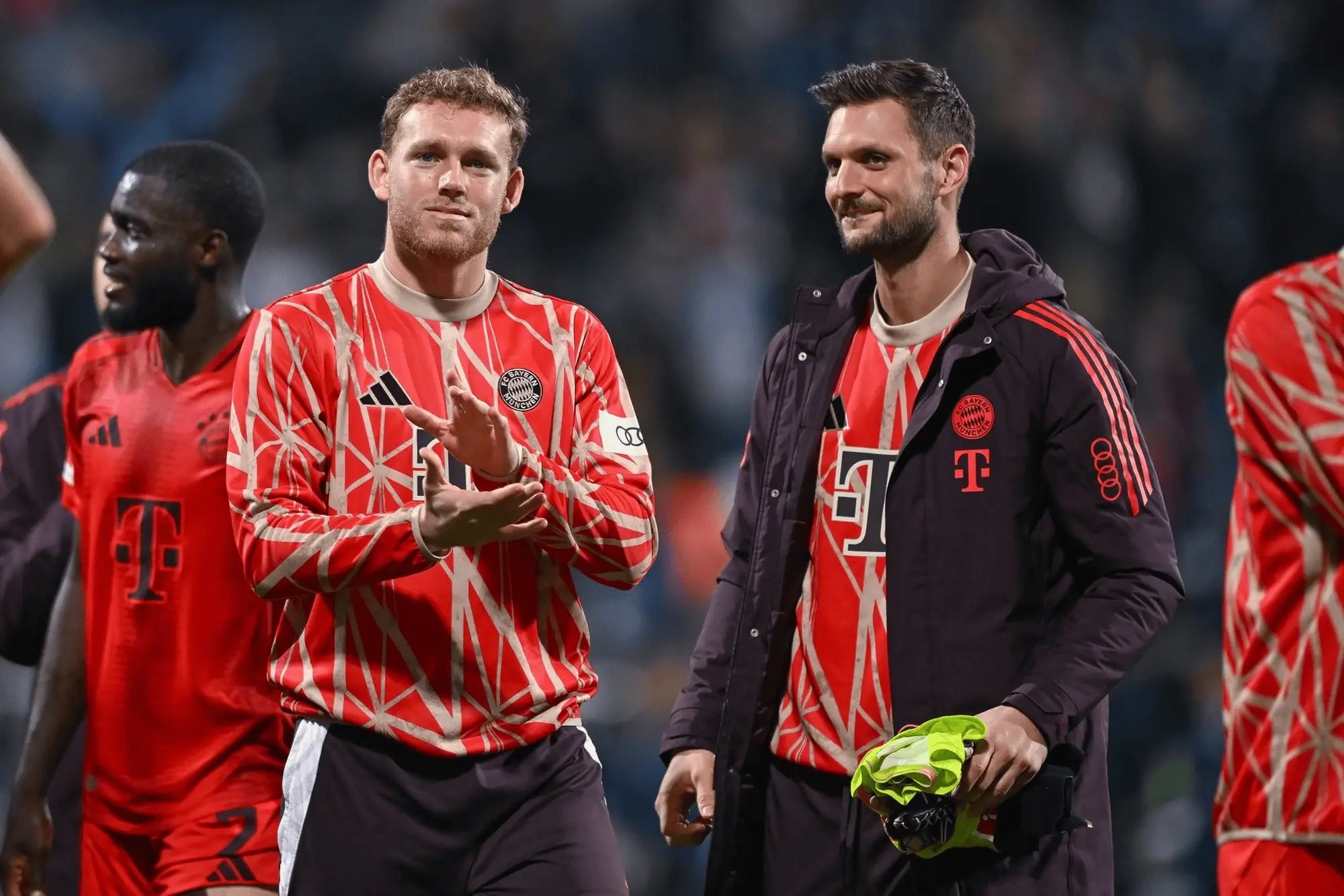 拜仁慕尼黑主场战平巴塞罗那，提前出线