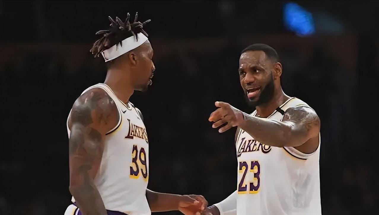 骑士火箭相遇，詹姆斯微笑迎战霍华德