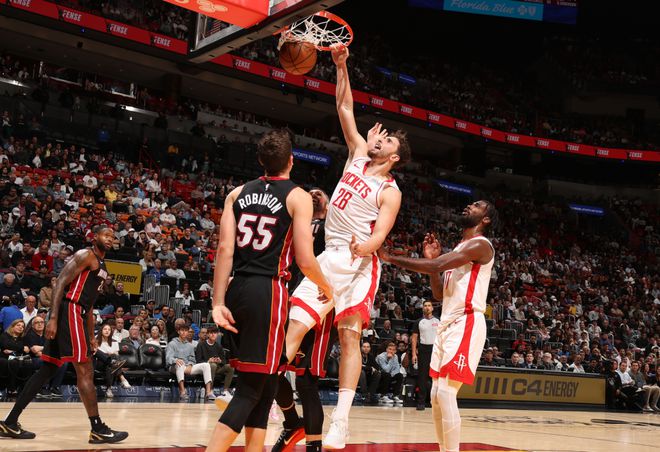 雷加利斯客场逆袭，豪取三分