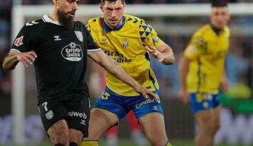 斯帕尔主场惨败,降级阴云笼罩球队 斯帕尔主场惨败,降级阴云笼罩球队