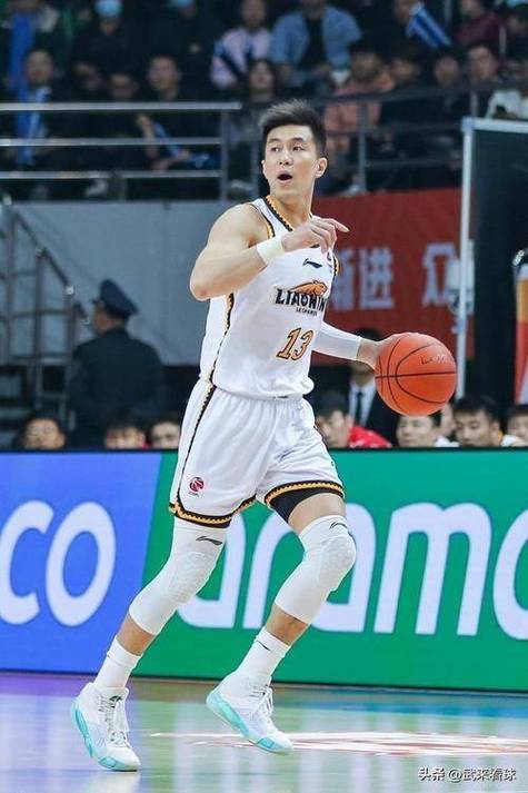 圣埃蒂安球员技惊四座，引领球队取得连胜