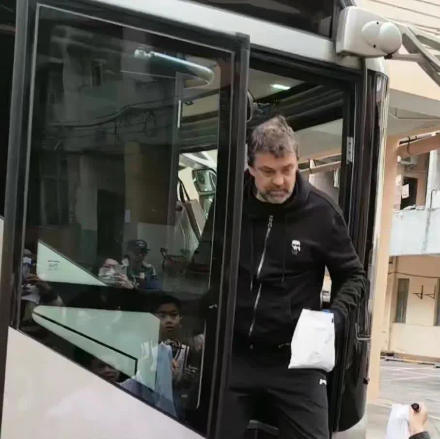 客场征战疲态明显，球队实力逐渐暴露，球迷心忧