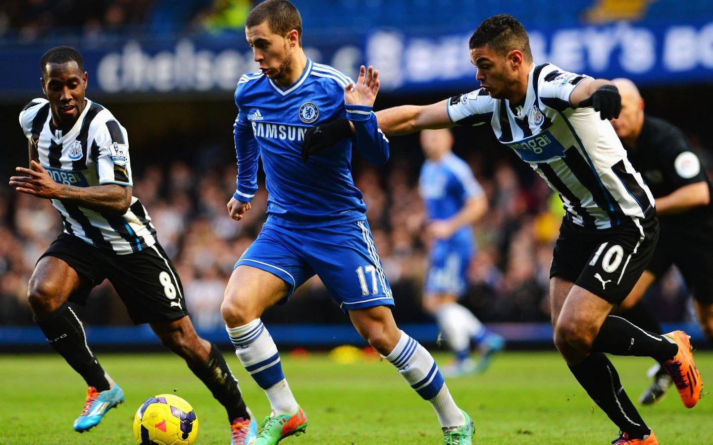 狼队主场逼平埃弗顿，难分难解