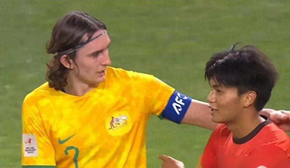 脱颖而出的球员赢得球迷喝彩