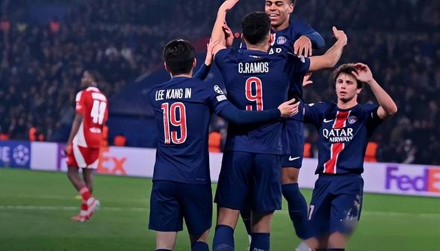 巴黎圣日耳曼主场大胜比勒，提前晋级