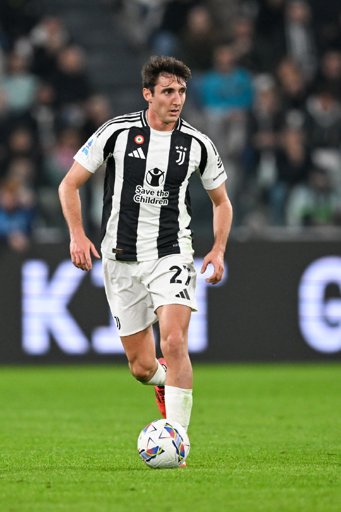 阿尔梅里亚球员在国际比赛中表现出色