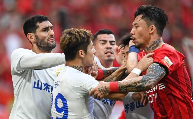 阿根廷足球盛宴：布宜诺斯艾利斯队崭露头角，瑞士队遭遇挑战