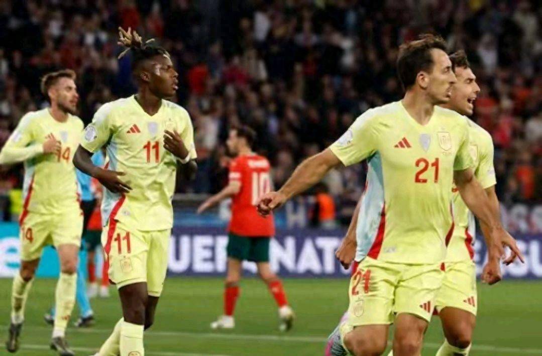 西班牙国内足球挑战赛场上展开，球员展现实力