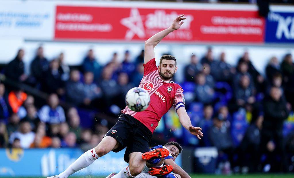 利兹联险胜颓势！南安普顿实力暂露