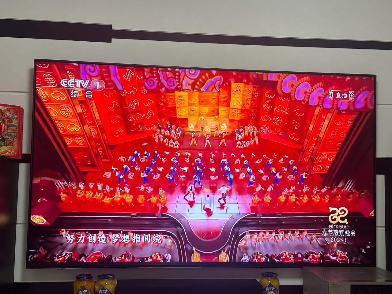 精彩一幕接着一幕，观众眼花缭乱