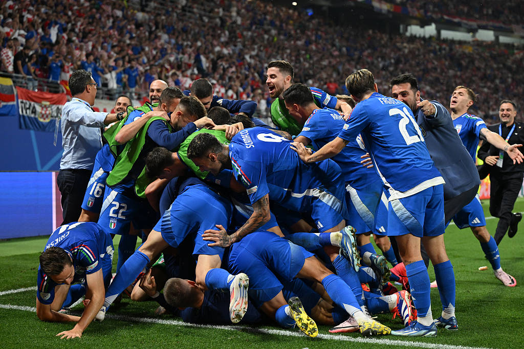 意大利队击败对手，成功晋级欧洲杯八强