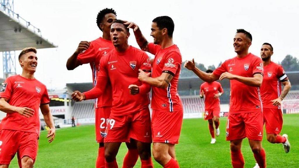 亚眠在主场战胜了昂热