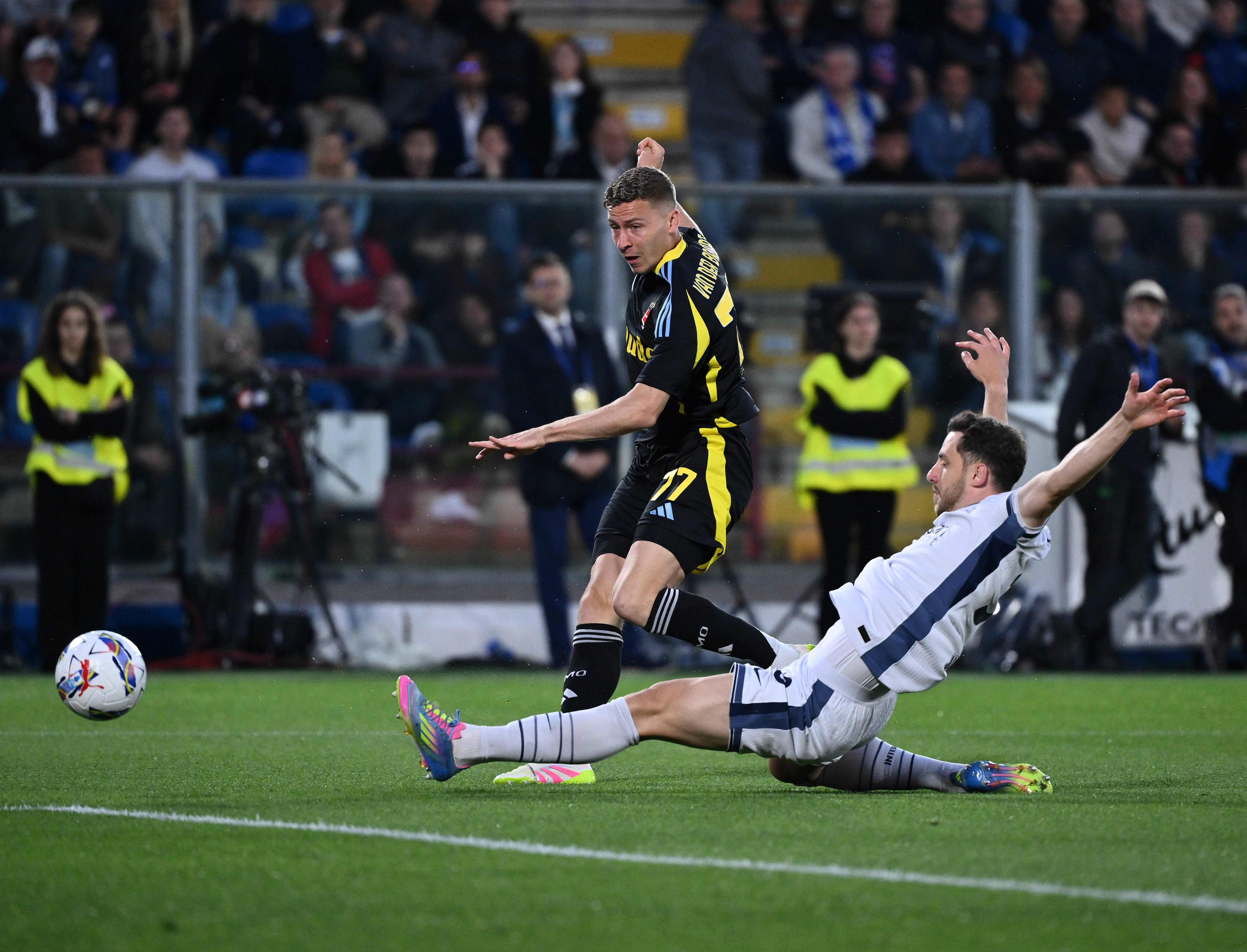 俄罗斯足球联赛新赛季揭幕，莫斯科迎战圣彼得堡