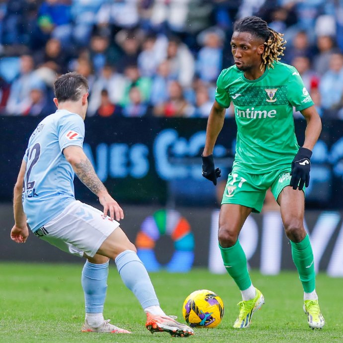 塞尔塔凭借团队合作攻城略地