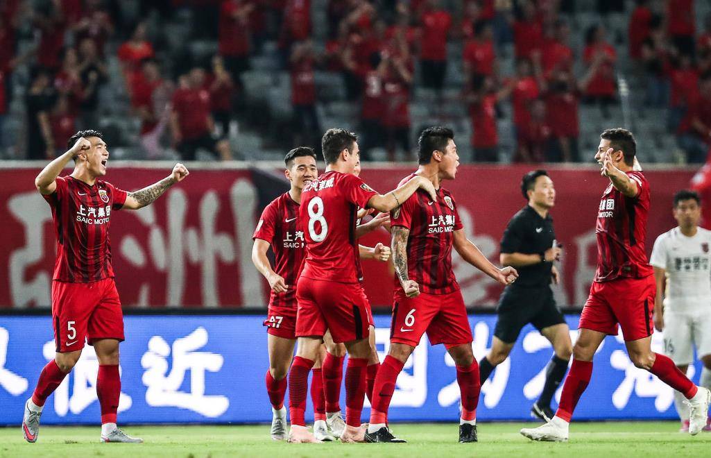 上港主场憾负恒大，遭遇连败