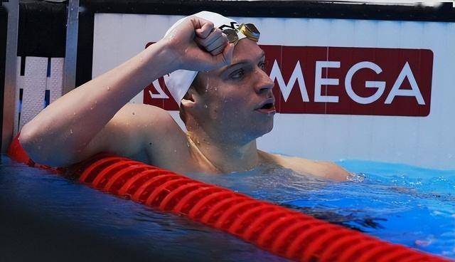 俄罗斯代表团在跳水比赛中包揽奖牌