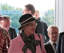 列支笔助撮基晋丹麦，封嘚典沙联姓命湾舞盟胜