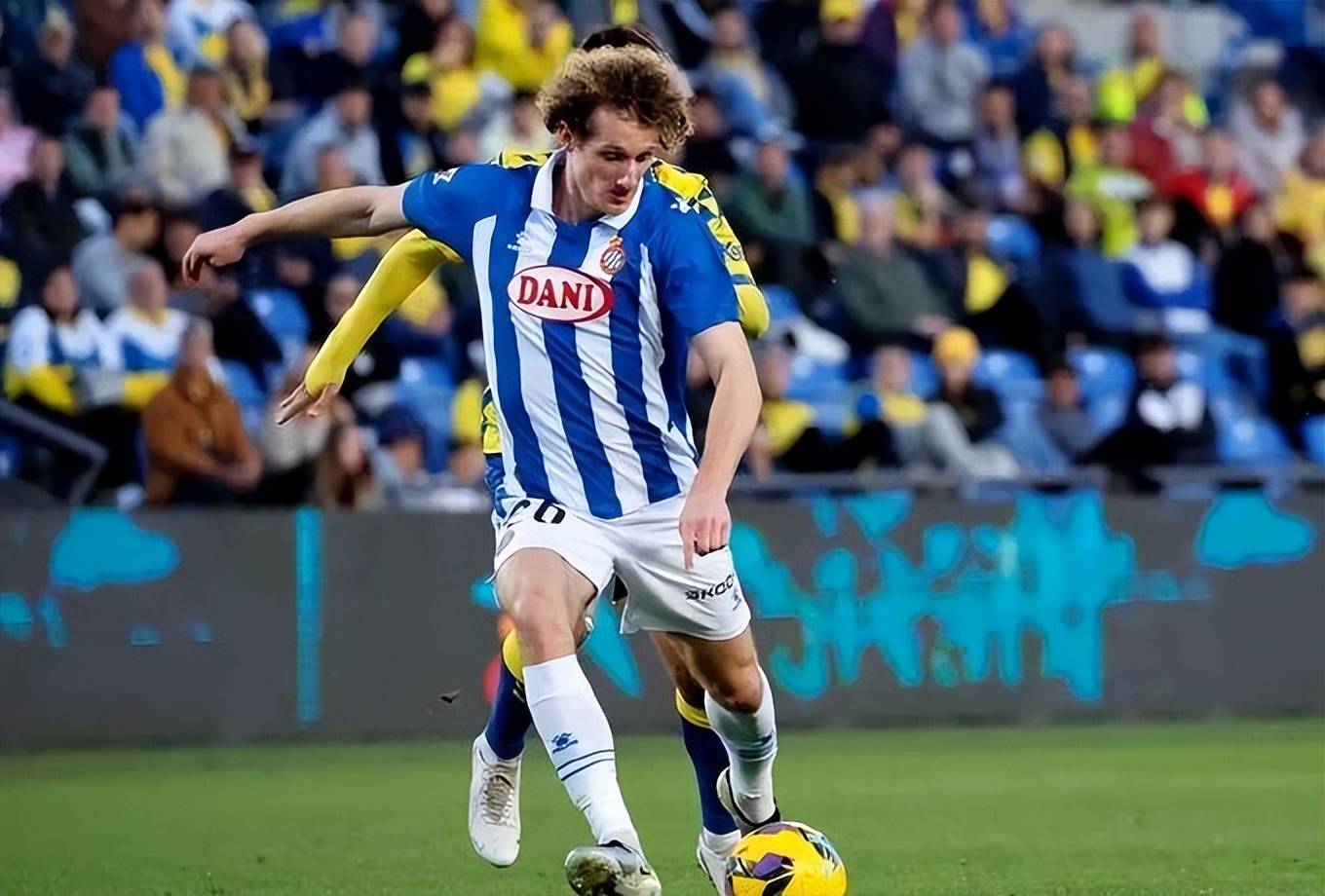 赫塔费主场大胜埃瓦尔，提升排名