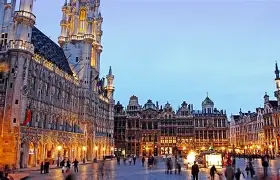 比利时队颓势显现，蒙羞折戟