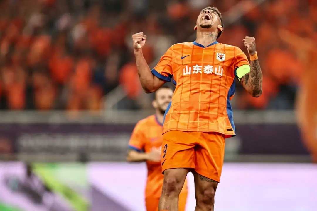 山东泰山在主场取得胜利，进入前四