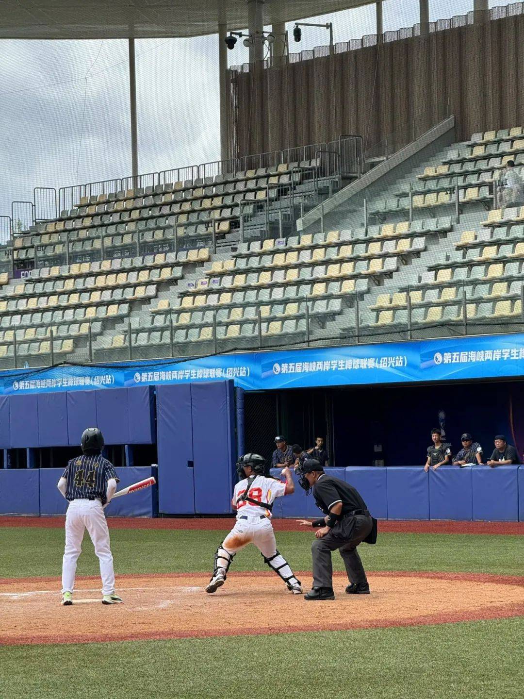 球队在锦标赛中所向披靡取得冠军