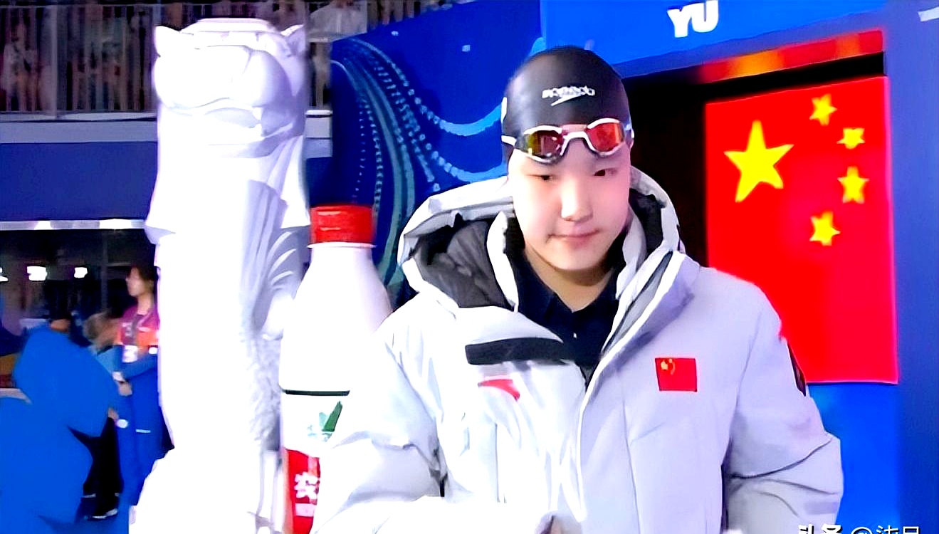 加拿大游泳新星崭露头角，夺冠成为年度最亮眼的新人