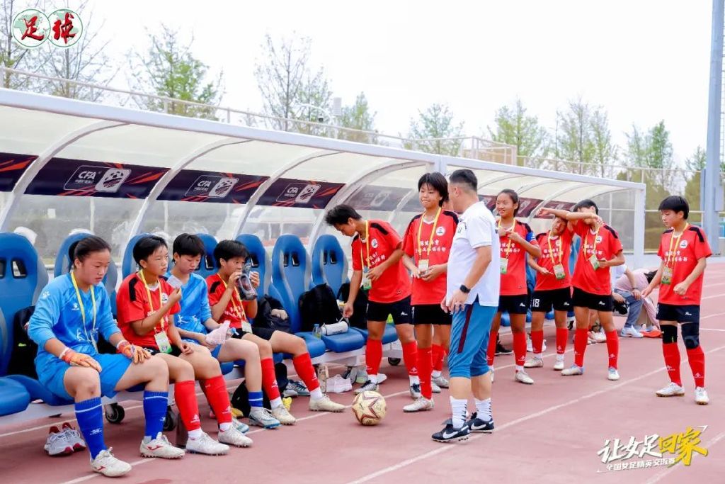 中国女足征途连败,教练寻种新战术解困 中国女足征途连败,教练寻种新战术解困