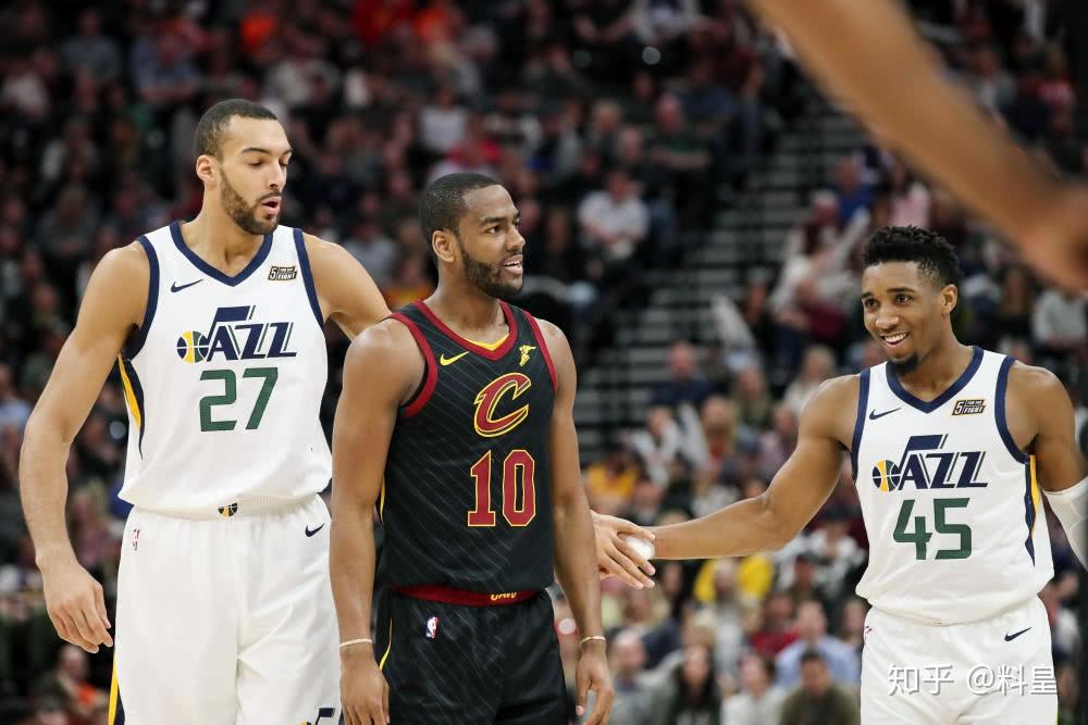 爵士之战：骑士再次对决活塞，双方冲锋陷阵互不相让！