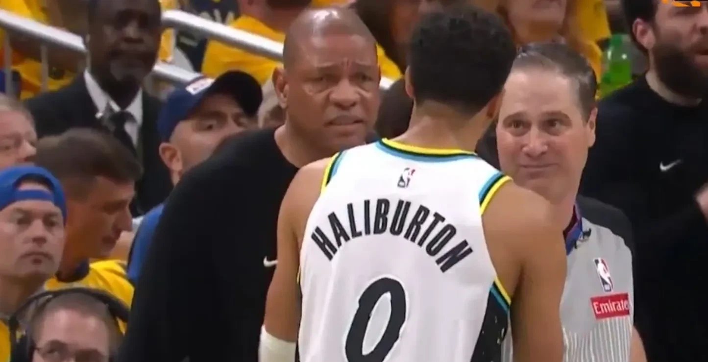 公鹿队核心球员受伤，遭遇失利