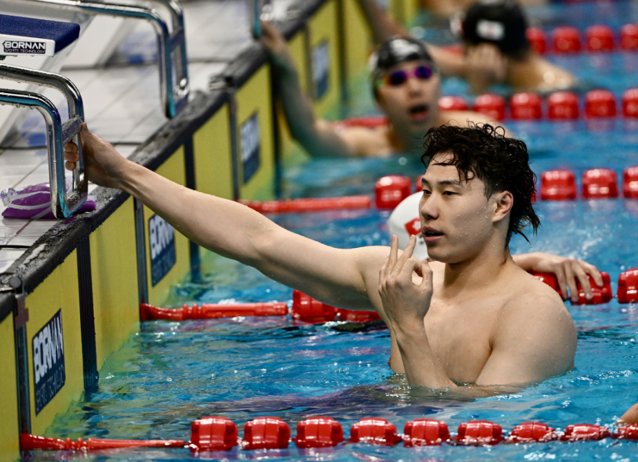 秘鲁游泳选手刷新国内记录获银牌