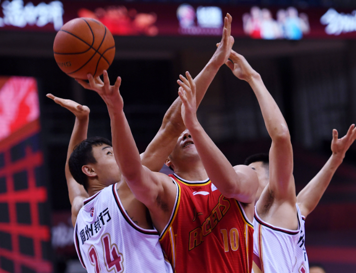 新赛季开幕式：CBA联赛再掀热潮，球迷热血开场