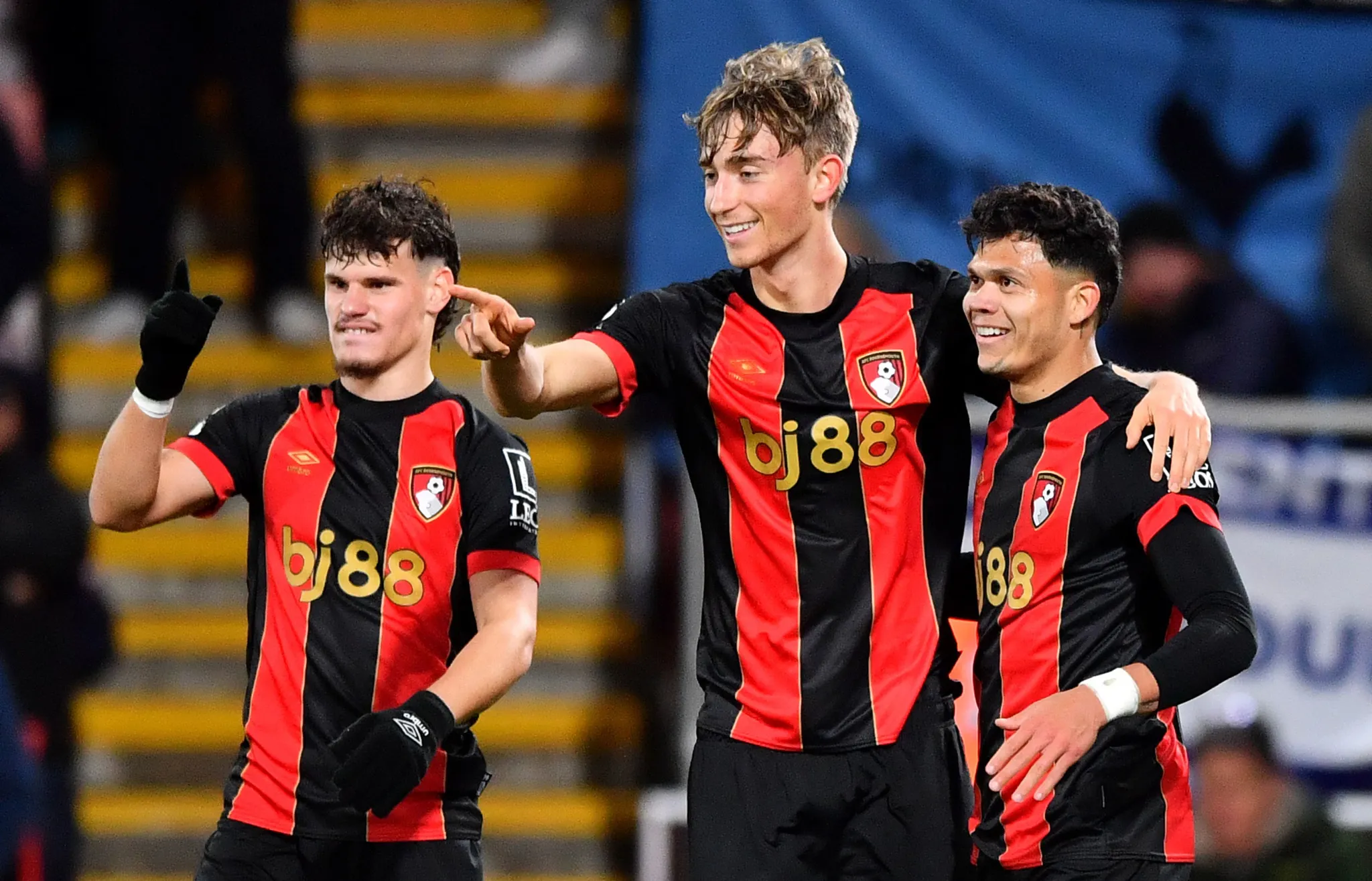 伯恩茅斯主场击败沃特福德,抢得关键三分 伯恩茅斯主场击败沃特福德,抢得关键三分