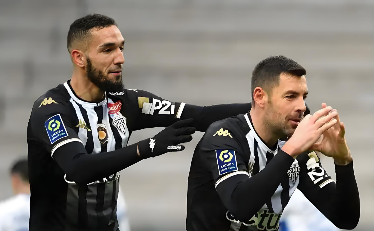 摩纳哥主场战胜南特，继续保持领先