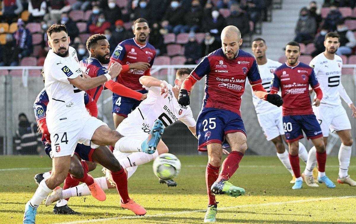 比利亚雷亚尔平局拿分，瓦伦西亚不敌博尔图